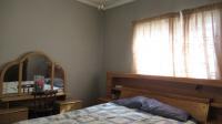 Bed Room 1 - 14 square meters of property in Rangeview
