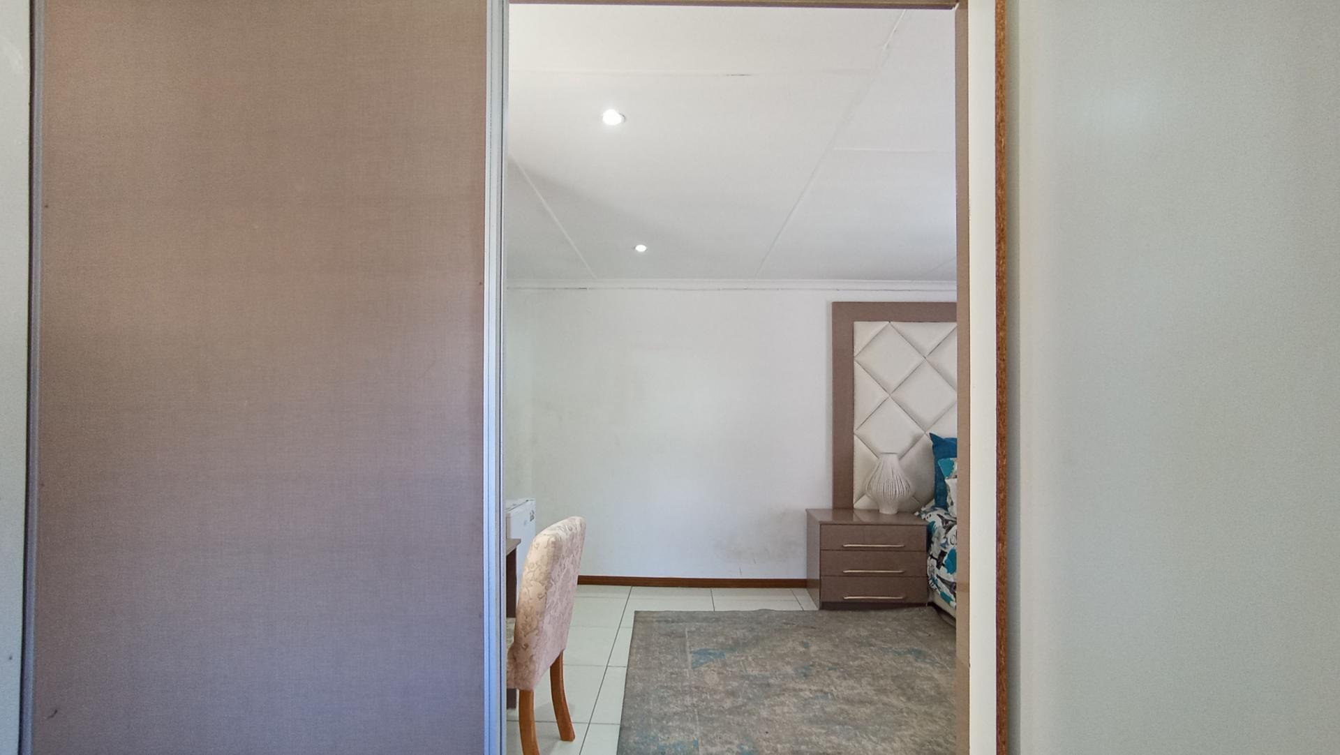 Bathroom 3+ - 23 square meters of property in Cyrildene