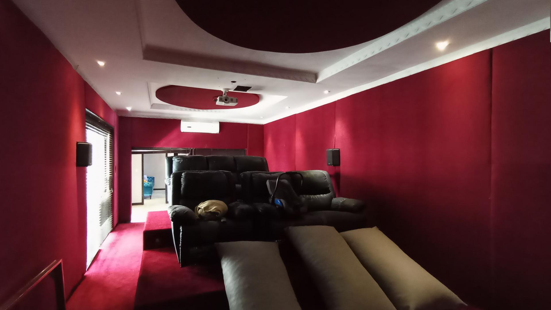 Cinema Room - 34 square meters of property in Cyrildene