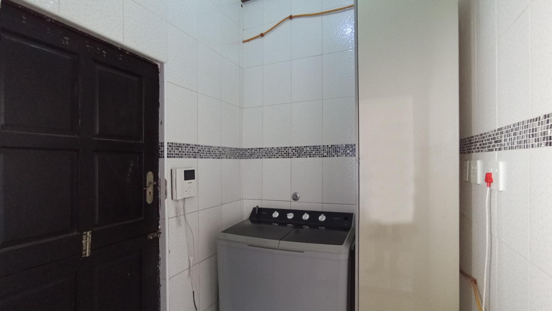 Scullery - 9 square meters of property in Cyrildene