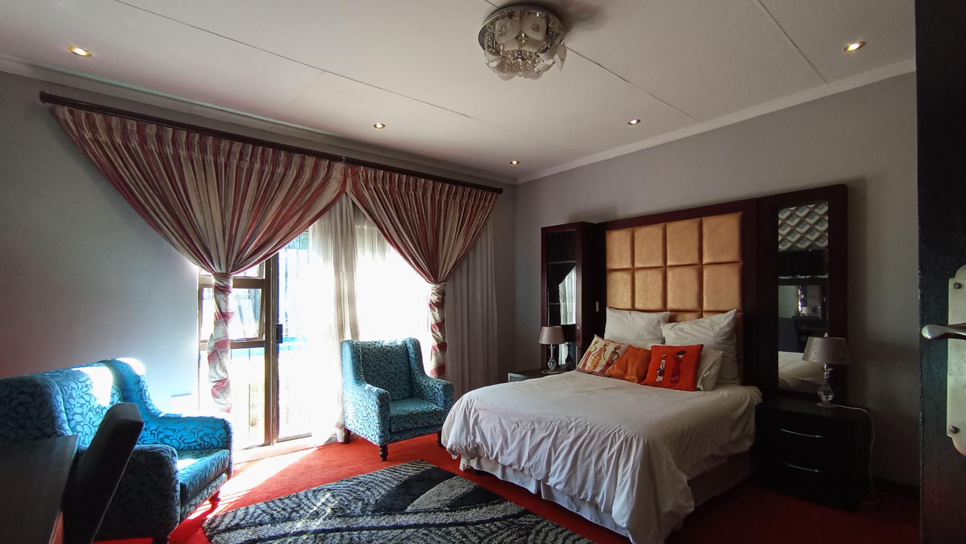 Bed Room 3 - 21 square meters of property in Cyrildene