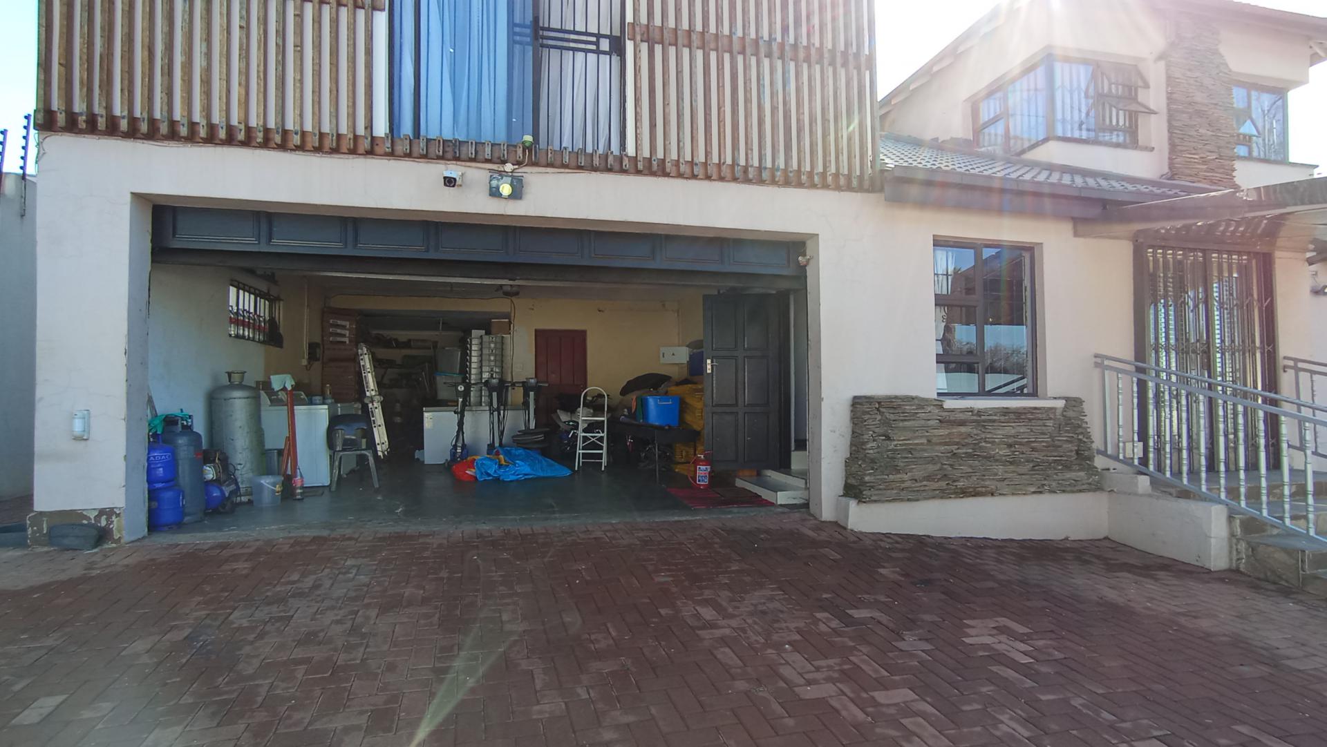 Front View of property in Cyrildene