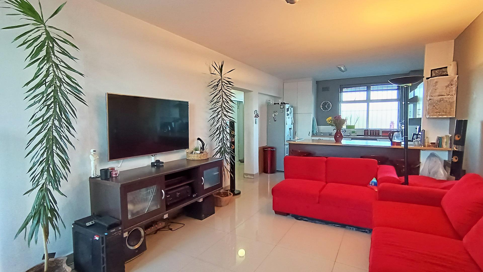 Lounges - 24 square meters of property in Bellville