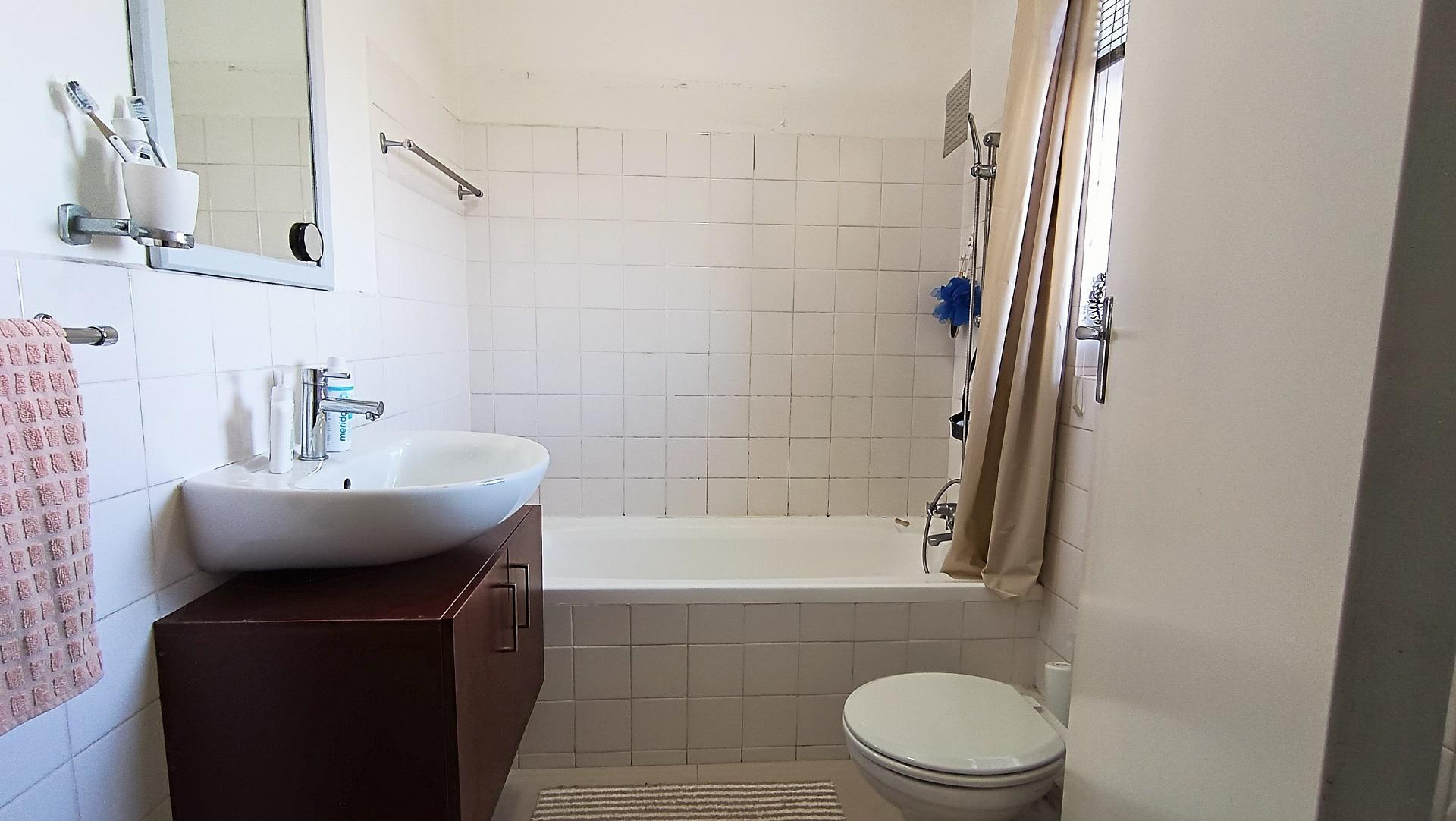 Bathroom 1 - 5 square meters of property in Bellville