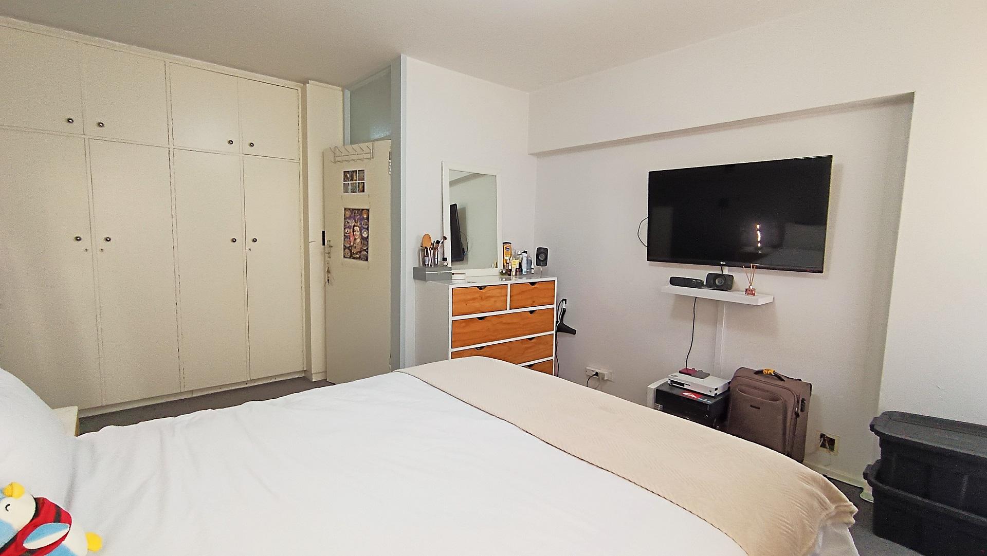 Bed Room 1 - 19 square meters of property in Bellville