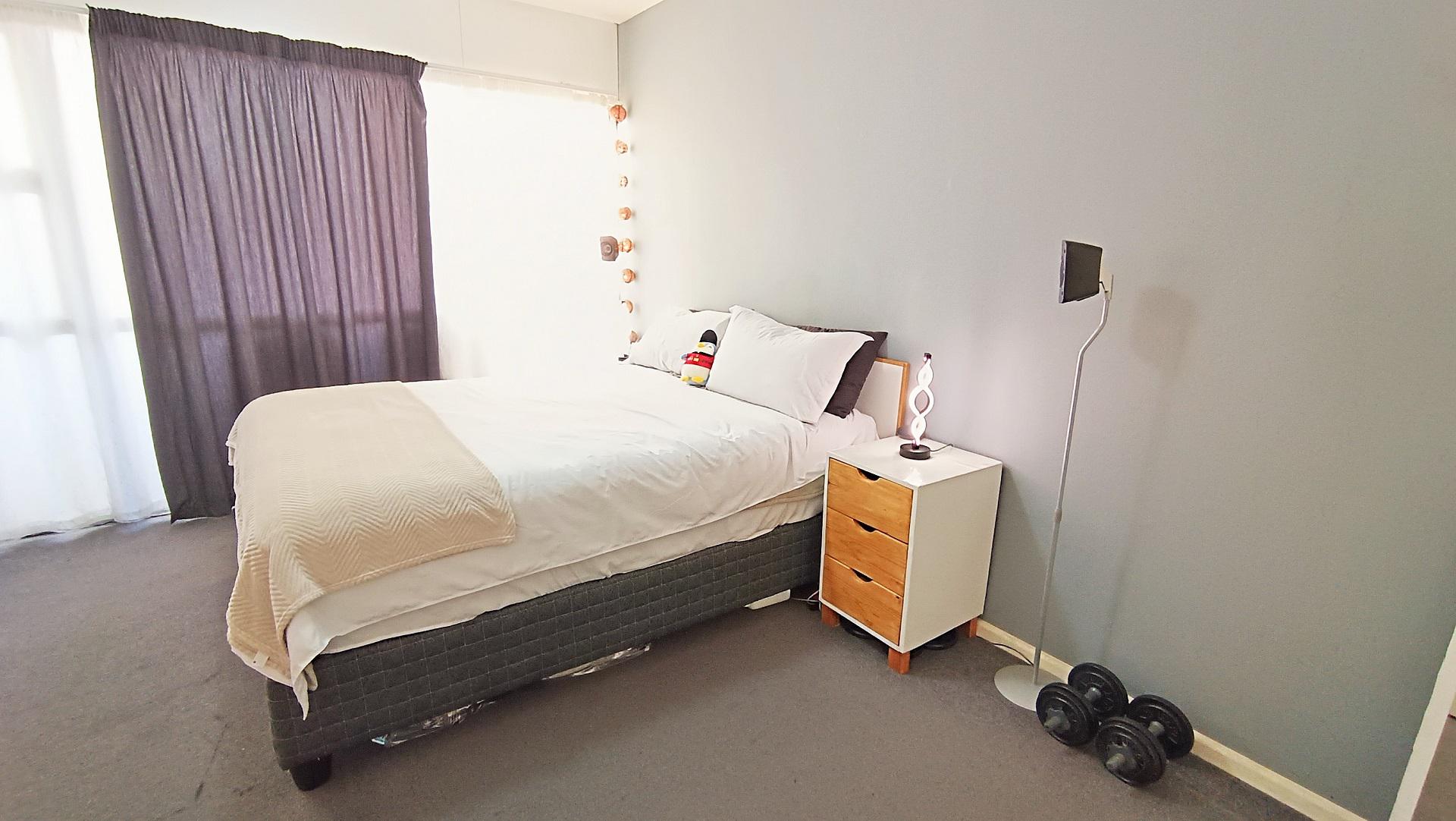 Bed Room 1 - 19 square meters of property in Bellville