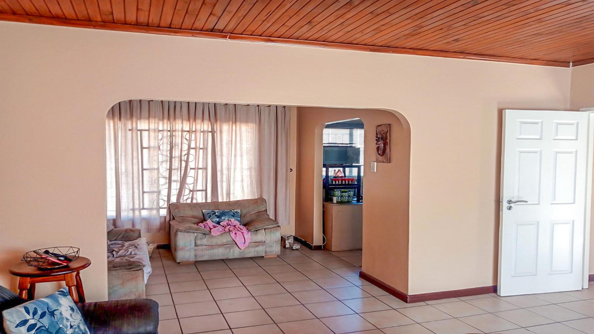 Lounges of property in Struisbult