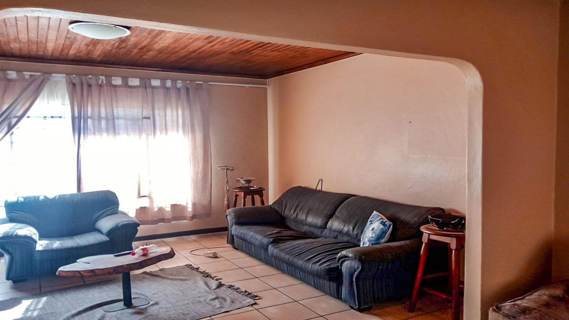 Lounges of property in Struisbult