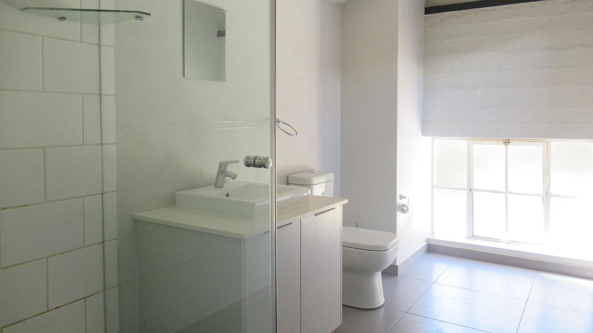Bathroom 1 - 8 square meters of property in Braamfontein