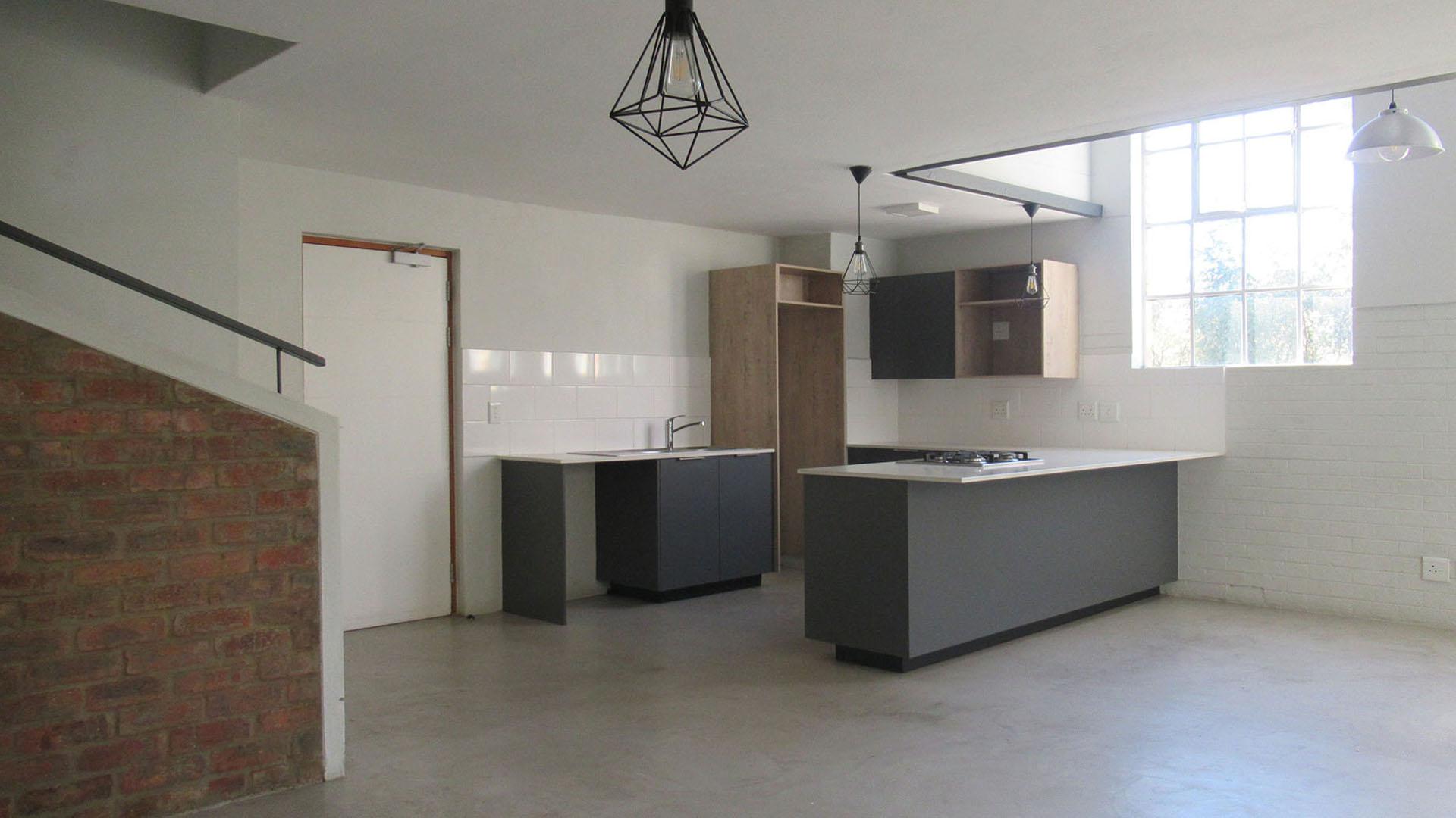 Lounges - 17 square meters of property in Braamfontein