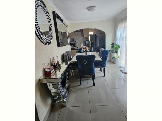 2 Bedroom Apartment to Rent in Ormonde - Property to rent - MR677815