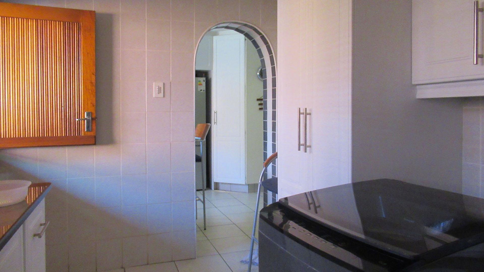 Scullery - 12 square meters of property in Kloofendal