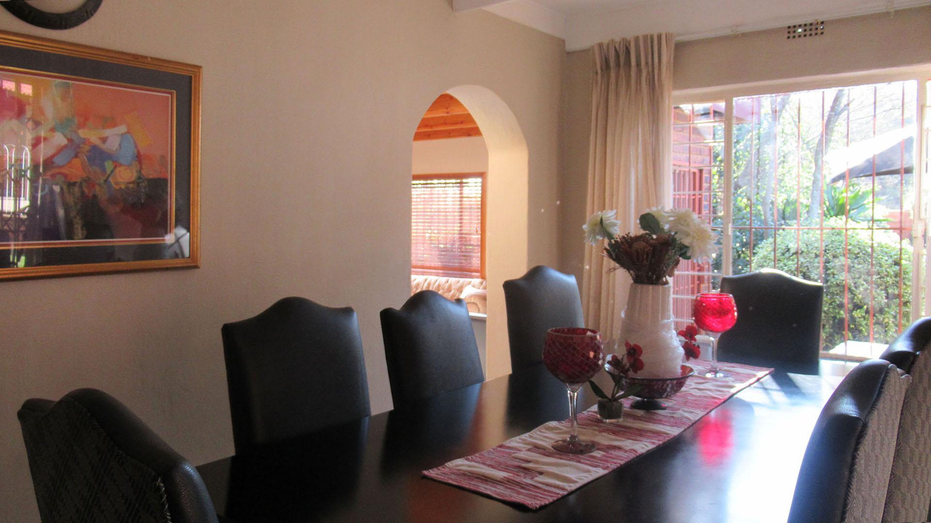 Dining Room - 15 square meters of property in Kloofendal
