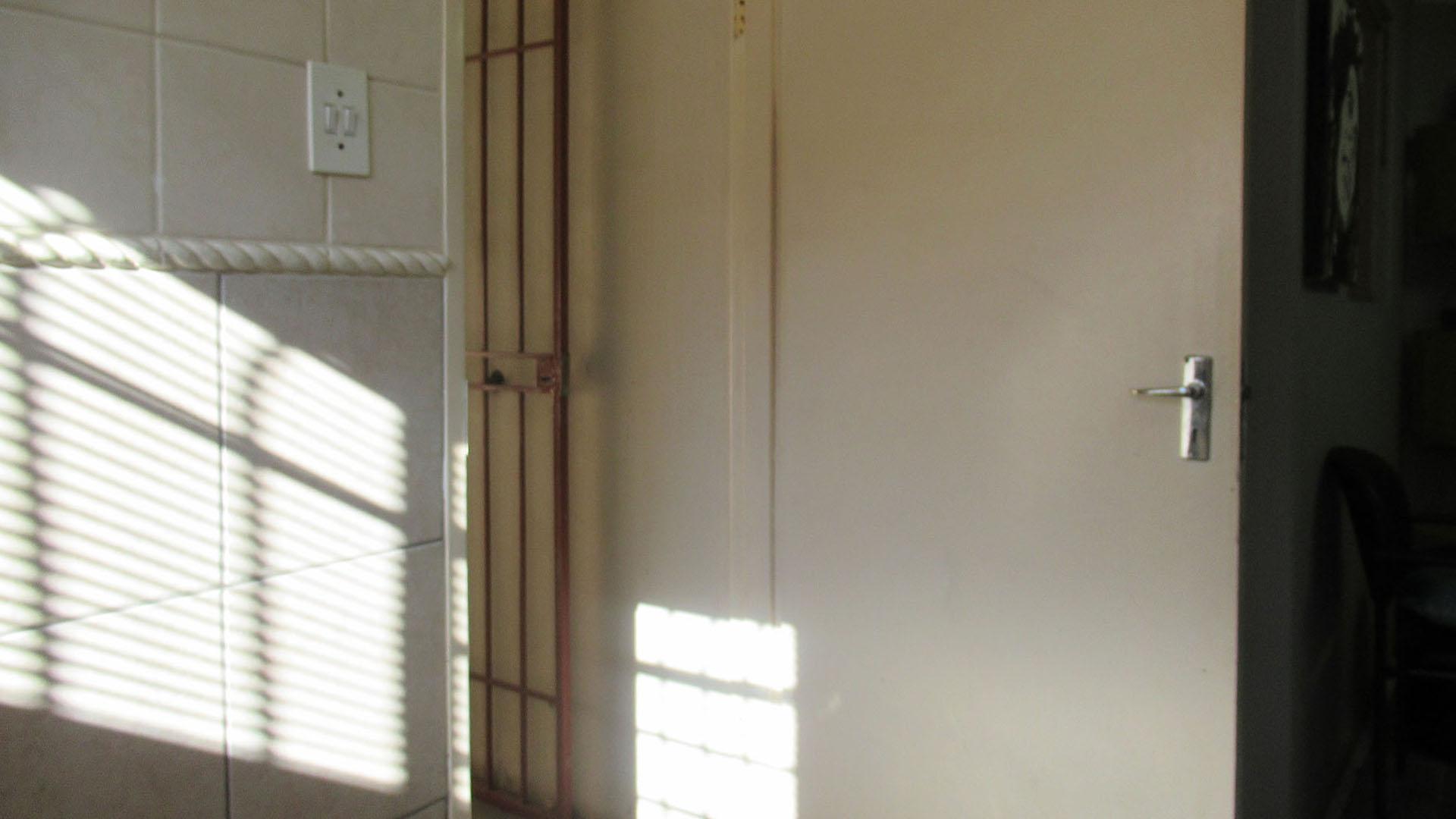 Kitchen - 19 square meters of property in Kloofendal