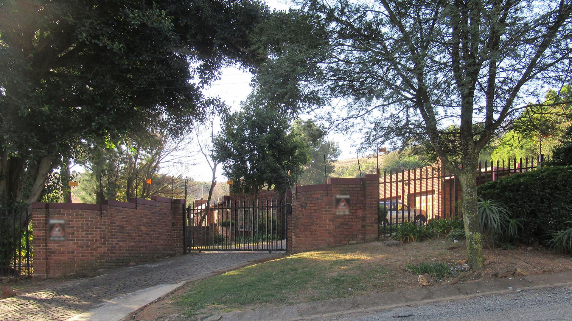 Front View of property in Kloofendal