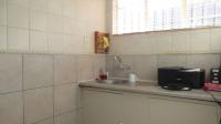 Kitchen - 19 square meters of property in Kloofendal