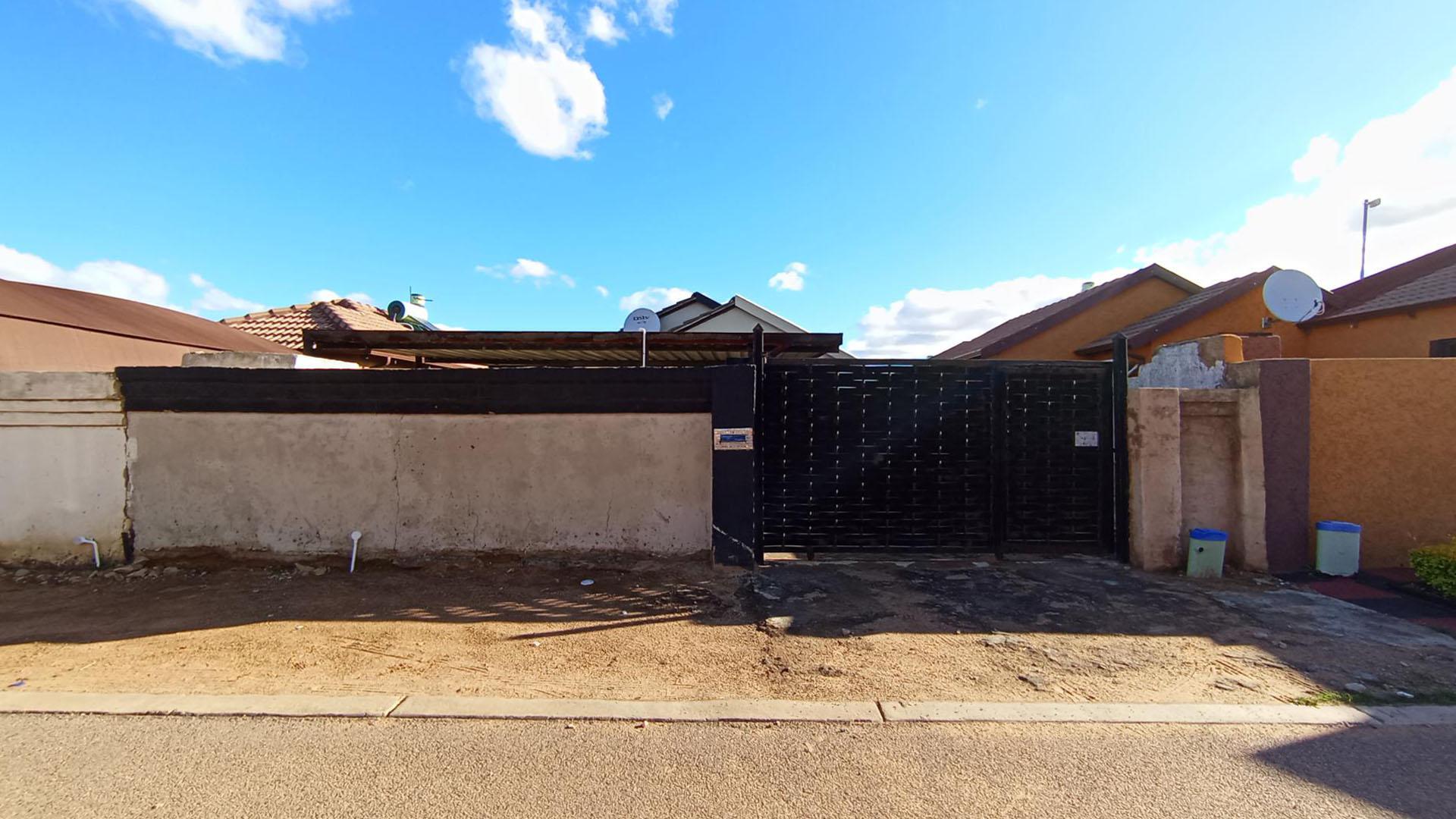 Front View of property in Soshanguve East