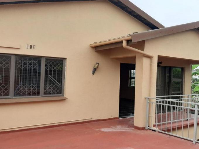 2 Bedroom Apartment to Rent in Reservior Hills - Property to rent - MR677829