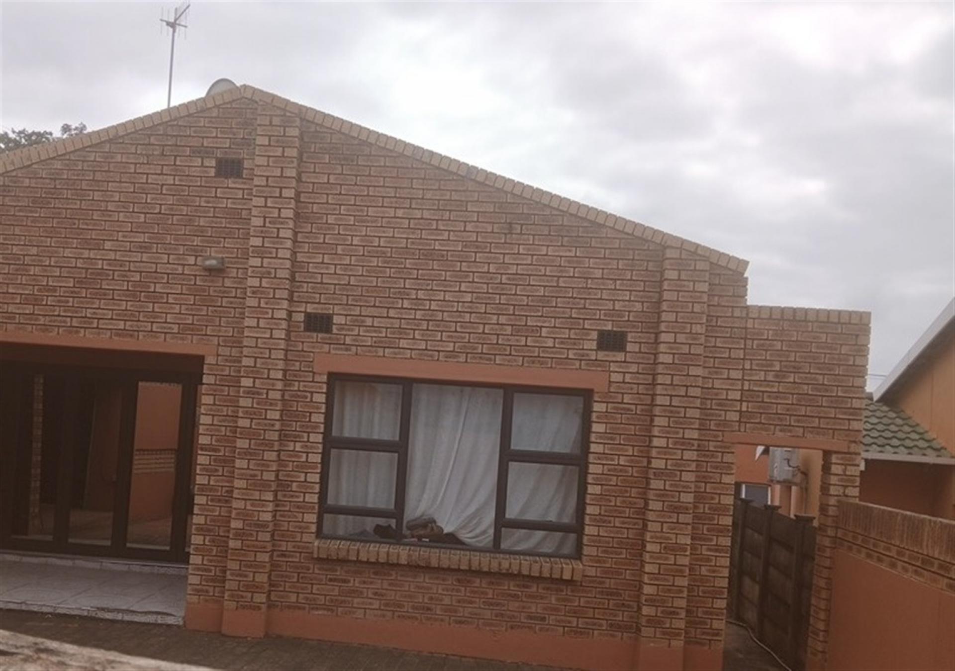Front View of property in KwaMashu