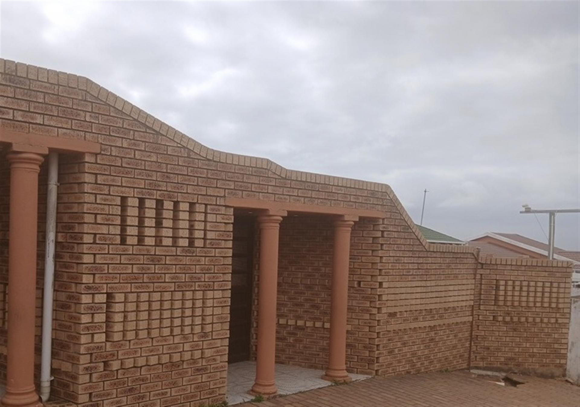 Front View of property in KwaMashu