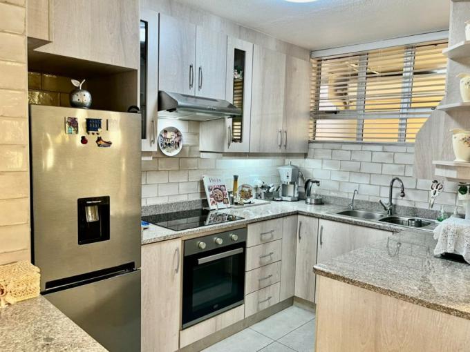 2 Bedroom Apartment for Sale For Sale in Doonside - MR677907