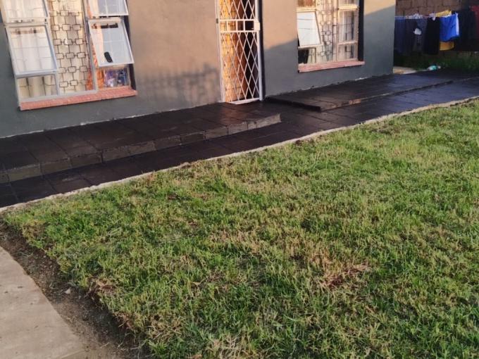 2 Bedroom House to Rent in Ga-Rankuwa - Property to rent - MR677912