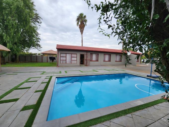 3 Bedroom House for Sale For Sale in Mayberry Park - MR677915
