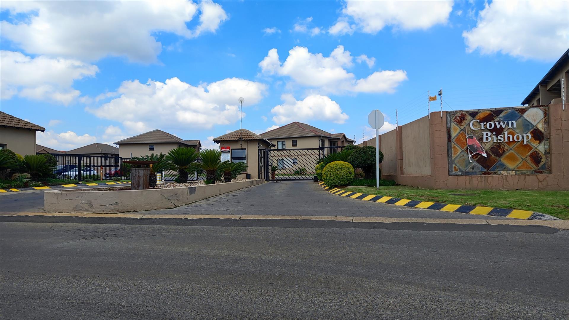 Front View of property in Parkrand