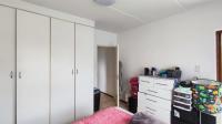 Bed Room 1 - 15 square meters of property in Parkrand