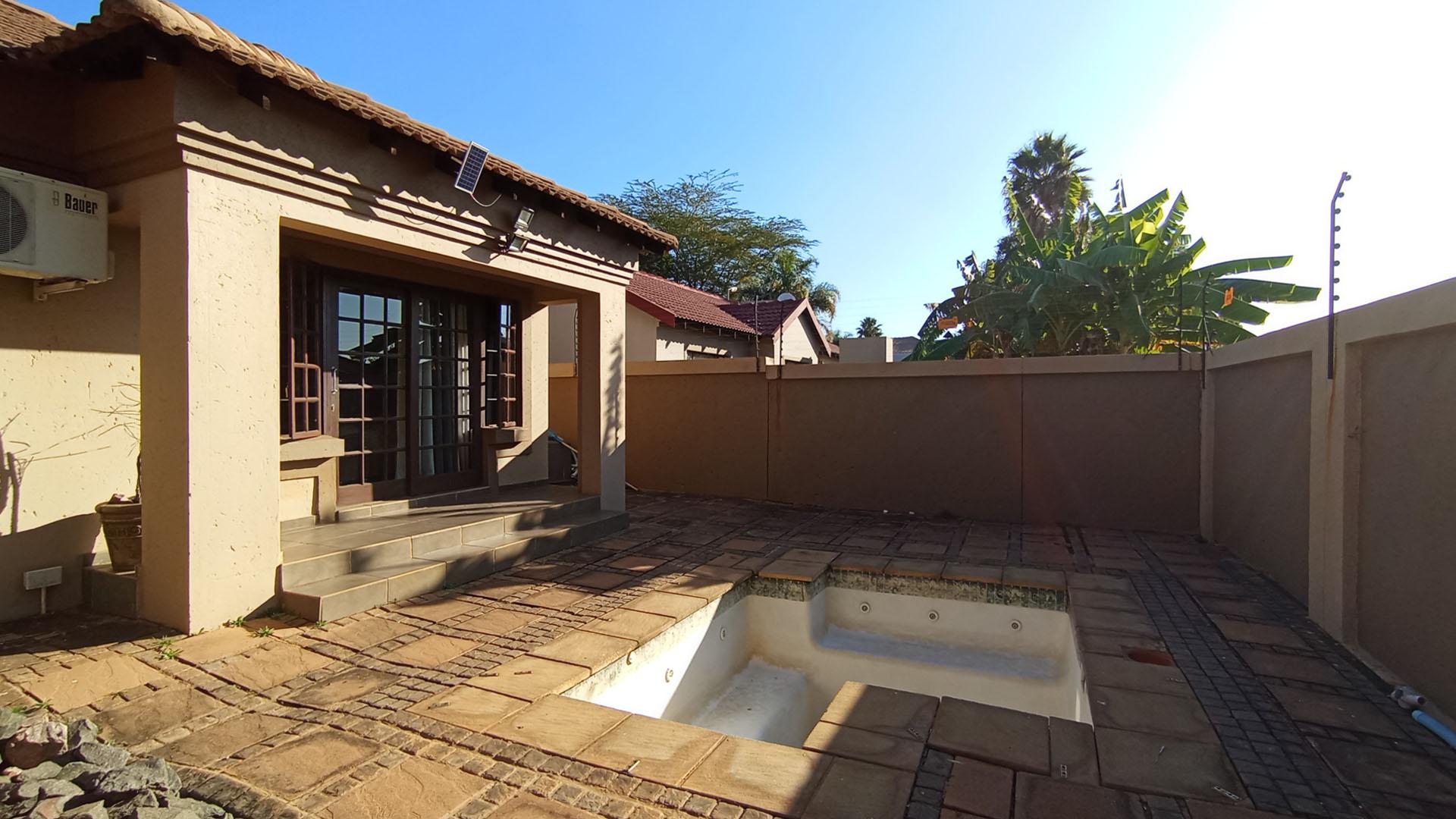 Backyard of property in Doornpoort