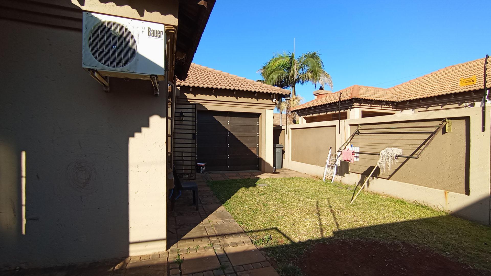 Backyard of property in Doornpoort
