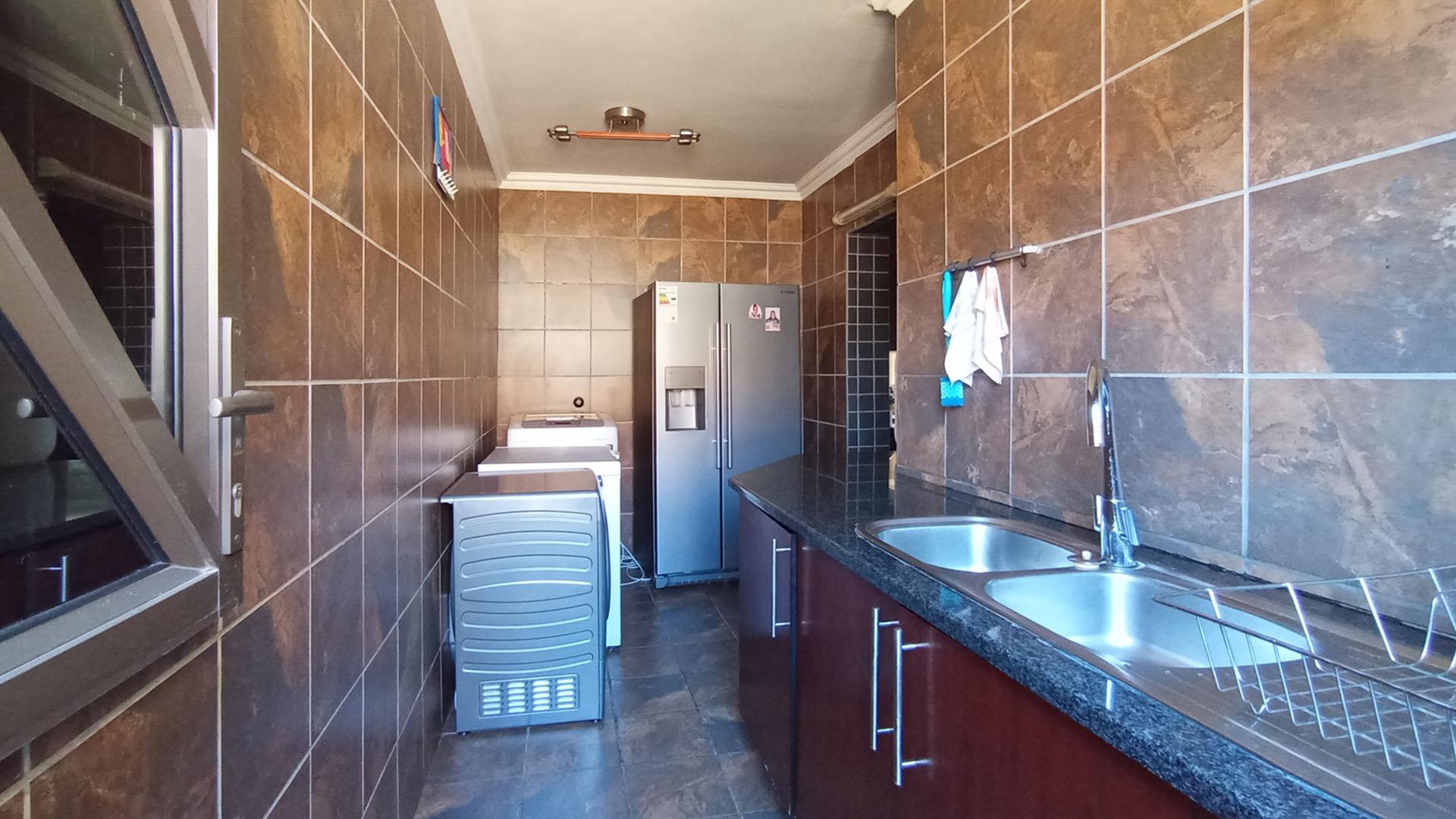 Scullery - 13 square meters of property in Doornpoort