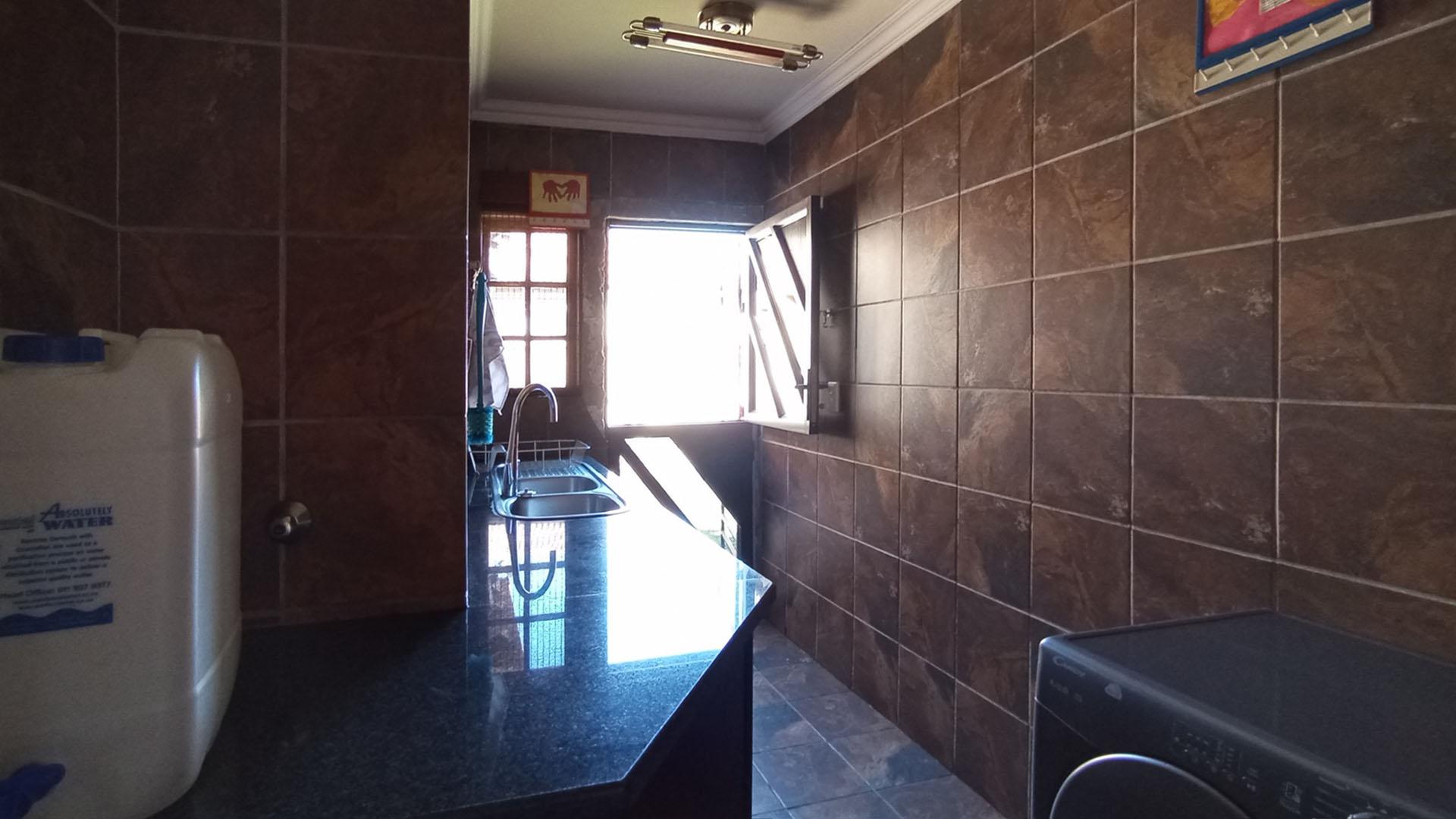 Scullery - 13 square meters of property in Doornpoort