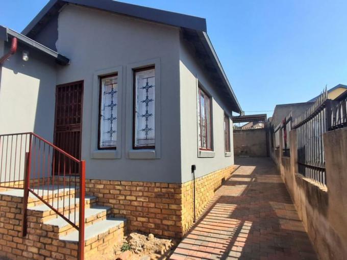 2 Bedroom House for Sale For Sale in Mahube Valley - MR677997