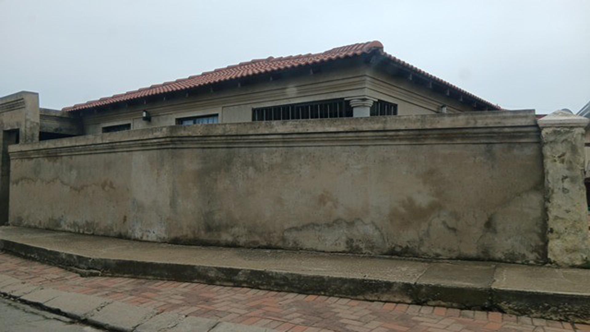 Front View of property in Kwa-Thema