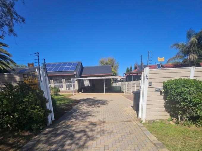 3 Bedroom House for Sale For Sale in Brackendowns - MR678007