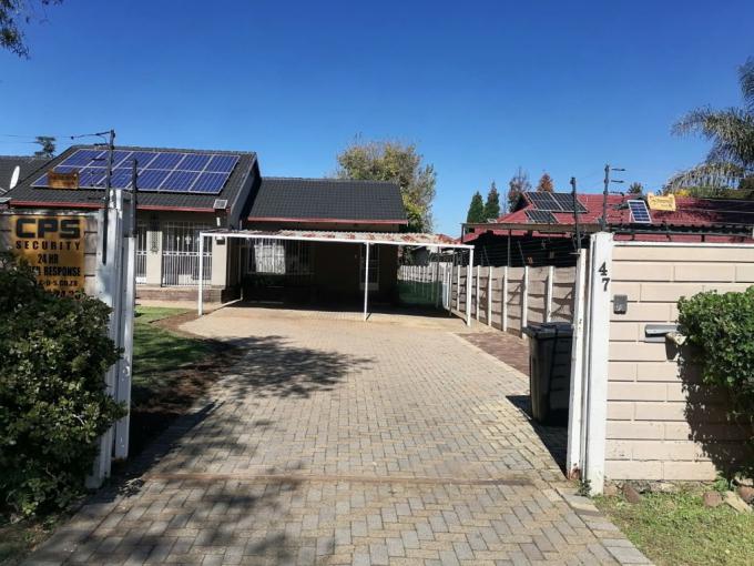 3 Bedroom House for Sale For Sale in Brackendowns - MR678008