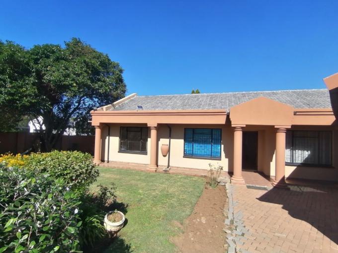 3 Bedroom House for Sale For Sale in Brackendowns - MR678009