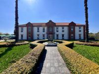  of property in Die Hoewes