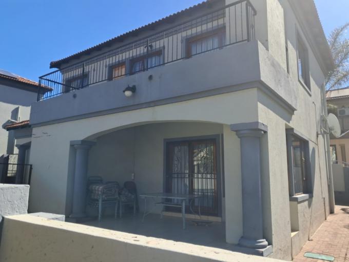 3 Bedroom House for Sale For Sale in South Crest - MR678022