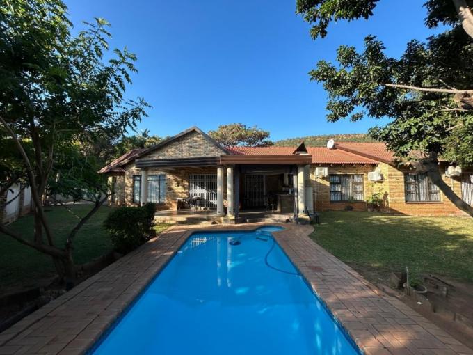 4 Bedroom House for Sale For Sale in Safarituine - MR678033