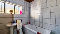 Bathroom 2 - 7 square meters of property in Vanderbijlpark