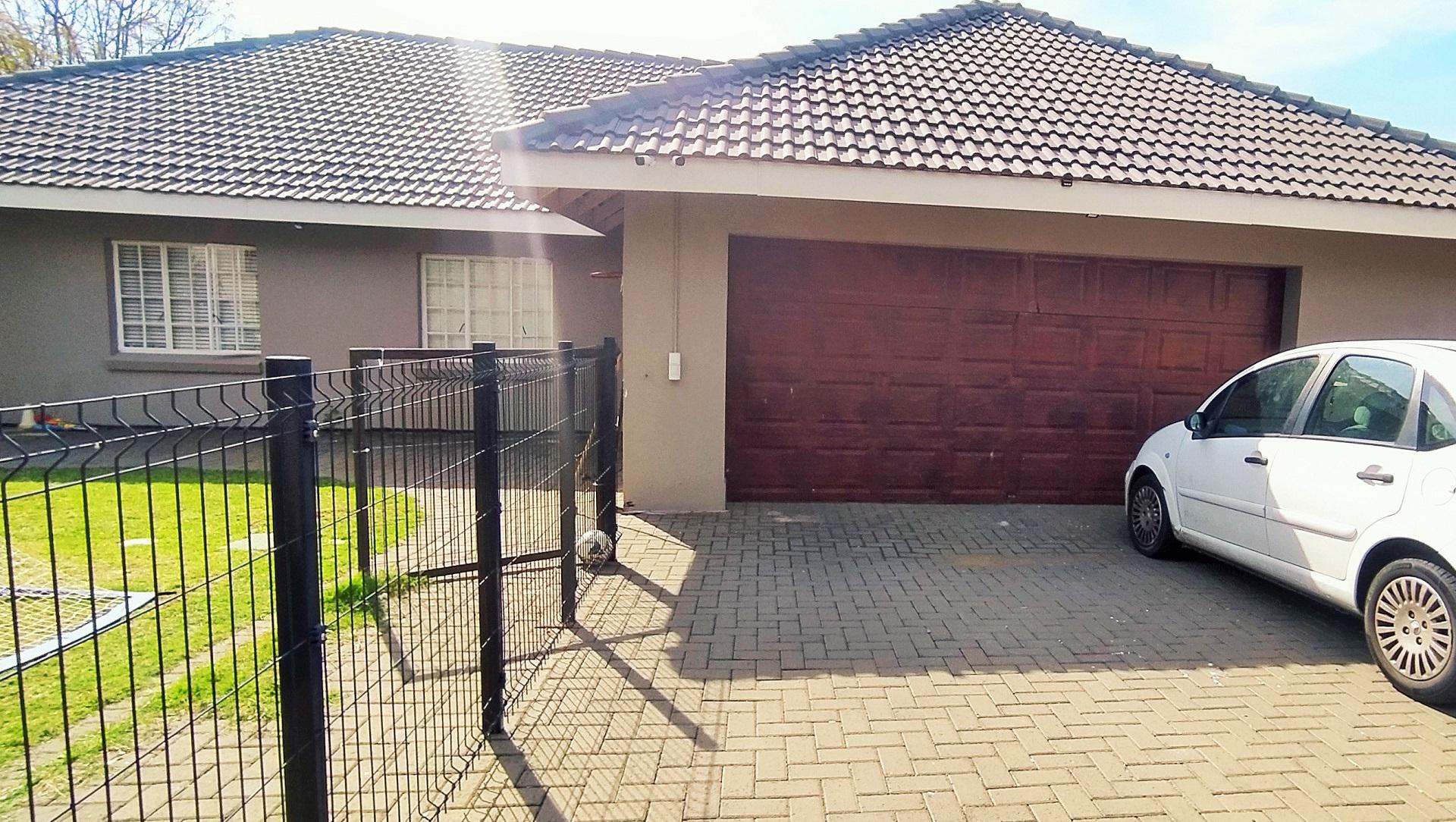 Front View of property in Dan Pienaar