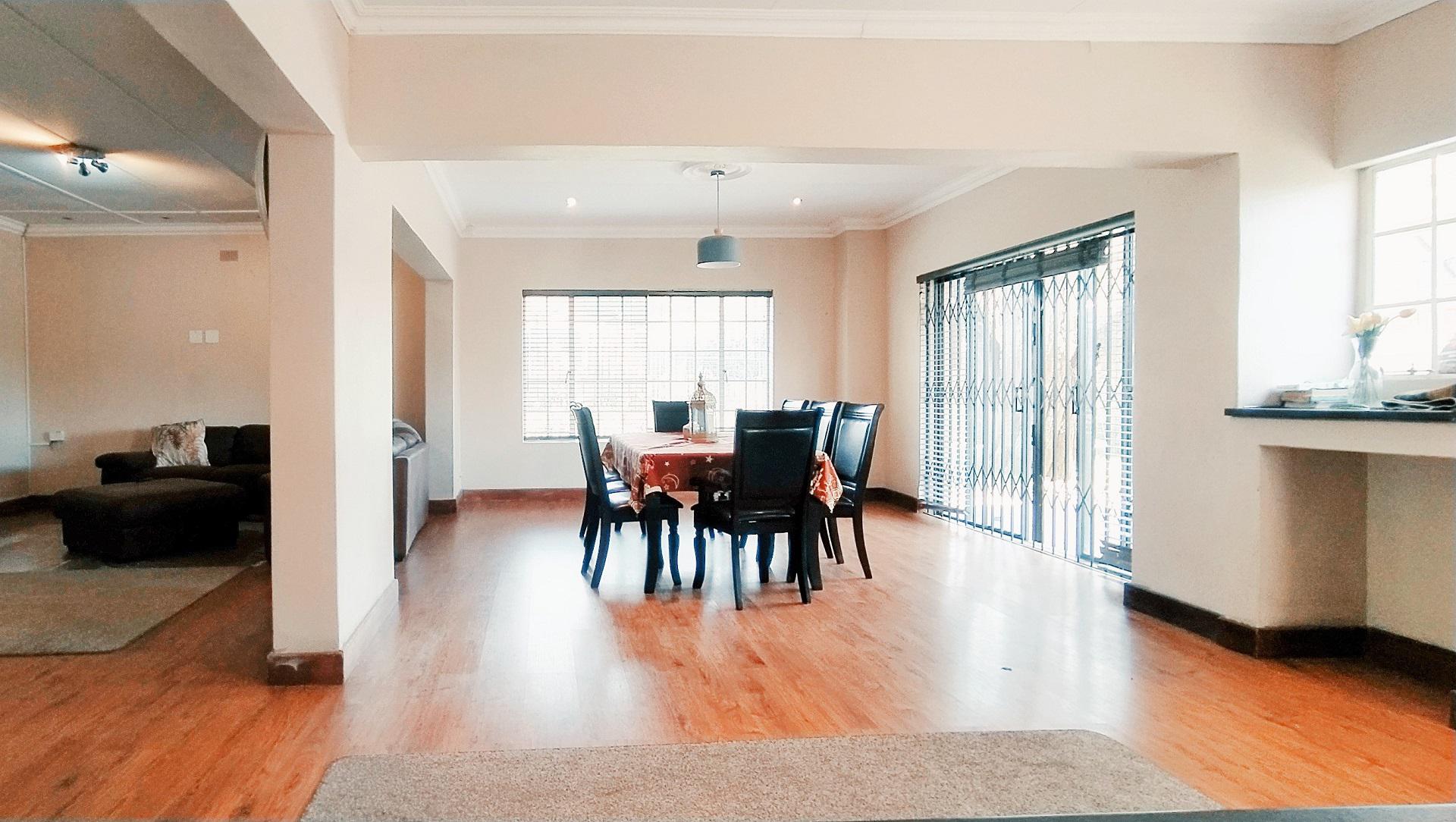Dining Room of property in Dan Pienaar