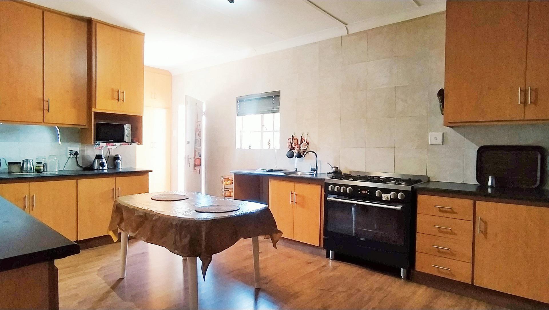 Kitchen of property in Dan Pienaar