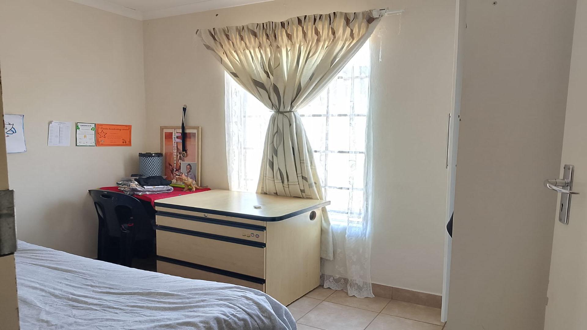 Bed Room 2 of property in Watervalspruit