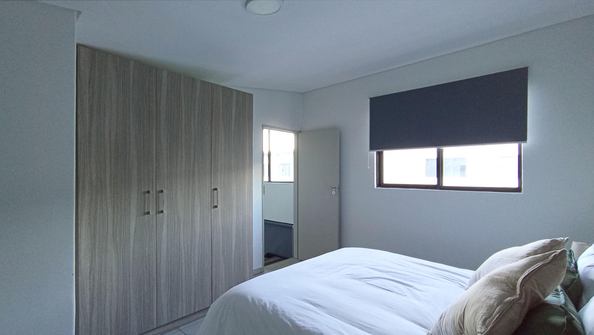 Bed Room 2 - 14 square meters of property in Rosebank - JHB