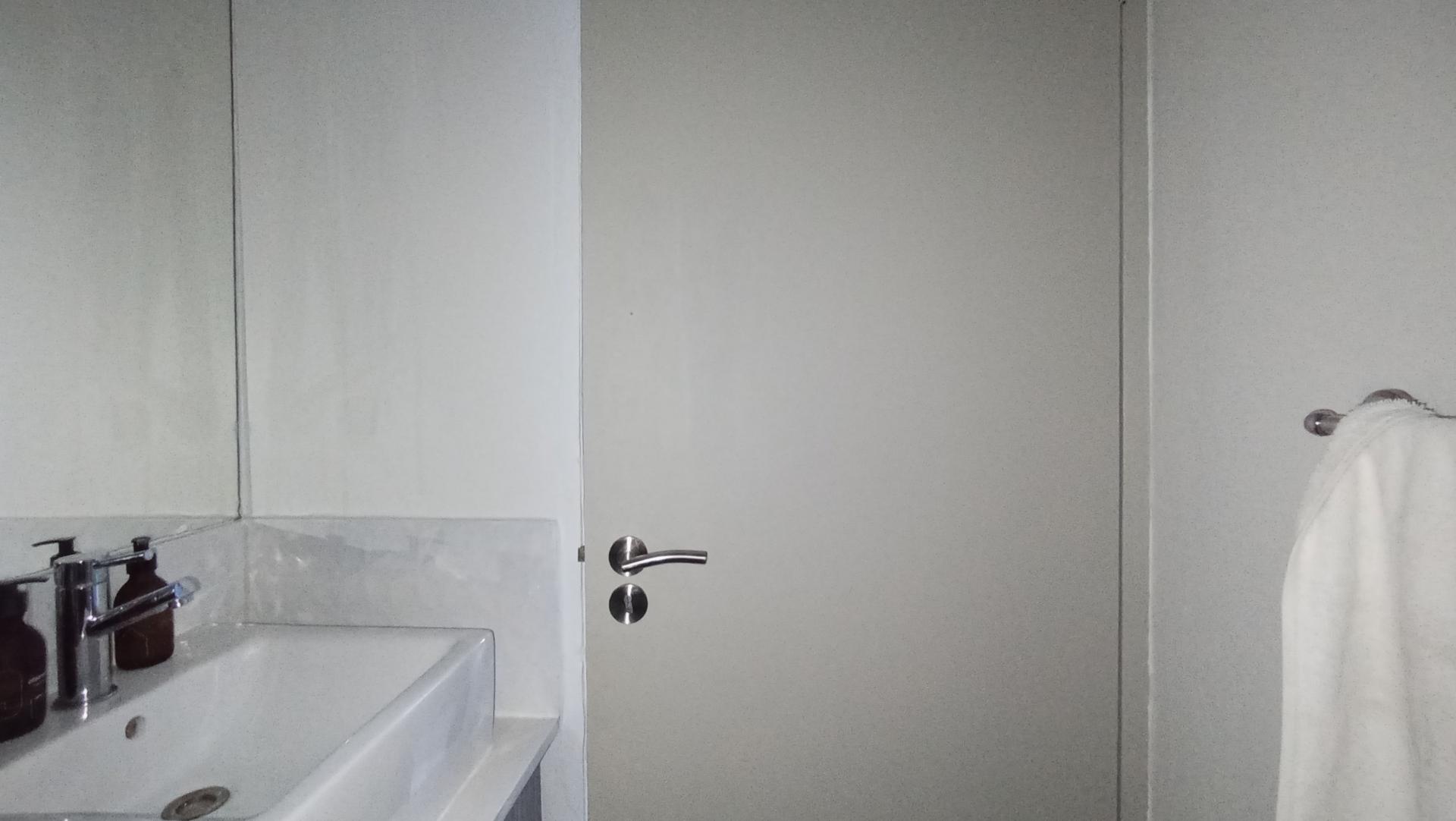 Bathroom 1 - 5 square meters of property in Rosebank - JHB