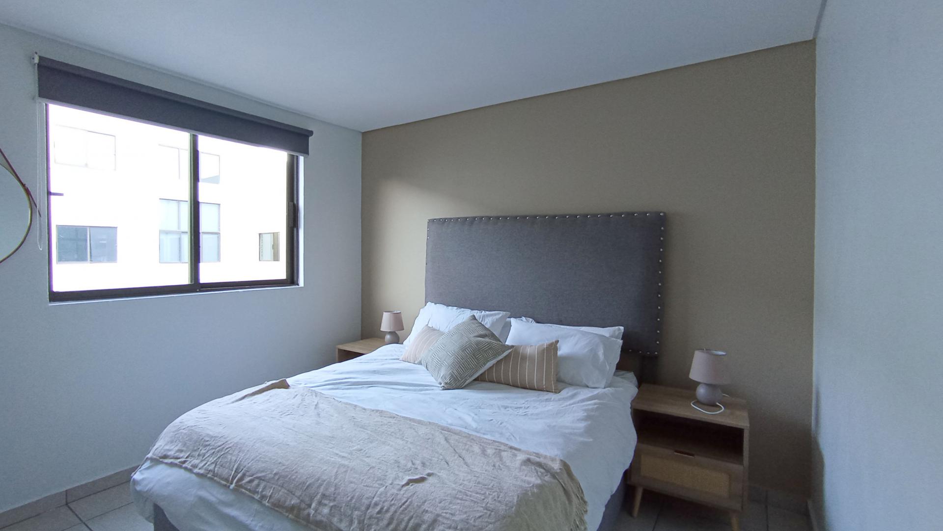 Bed Room 1 - 11 square meters of property in Rosebank - JHB