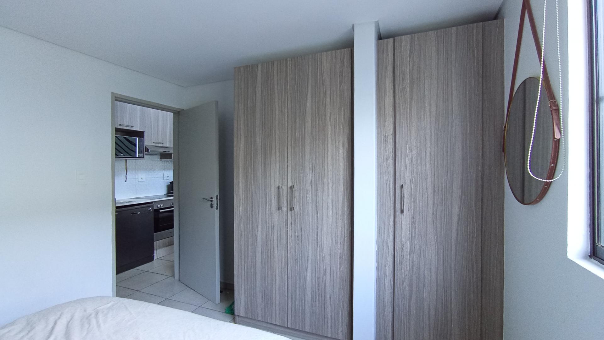 Bed Room 1 - 11 square meters of property in Rosebank - JHB